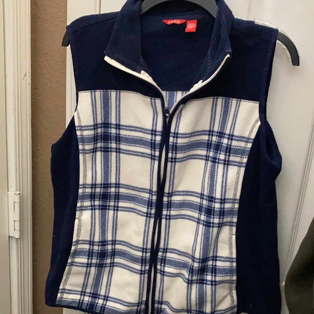 FINAL MARKDOWN IZOD fleece vest large